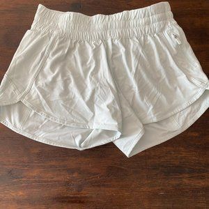 Lululemon Shorts Track That Mid rise 4" shorts Size 8